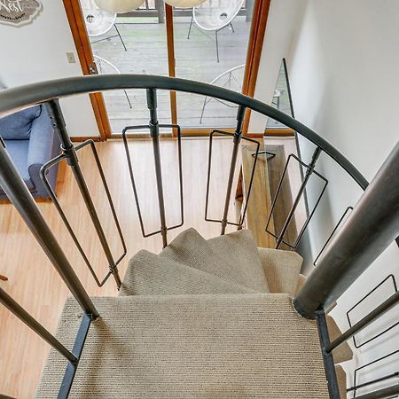 Vernon Township Condo With Balcony Near Ski Lifts! 外观 照片