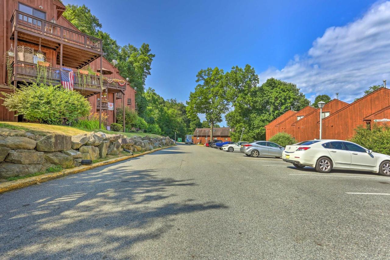Vernon Township Condo With Balcony Near Ski Lifts! 外观 照片