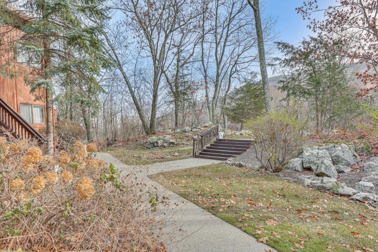 Vernon Township Condo With Balcony Near Ski Lifts! 外观 照片